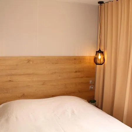 Mobil-home Climatise - 6 Pers. - Api-1-52-2311 * Saint-Cirq-Lapopie